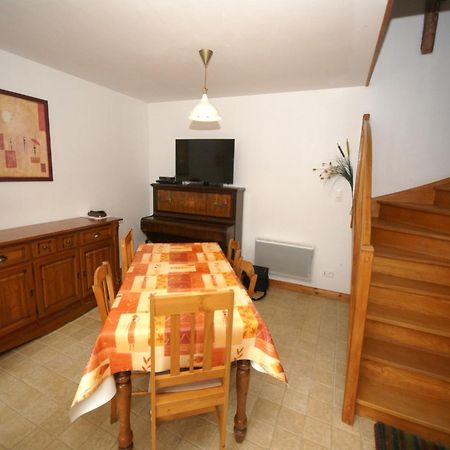 Holiday Home With Garden In Brainville Exterior photo