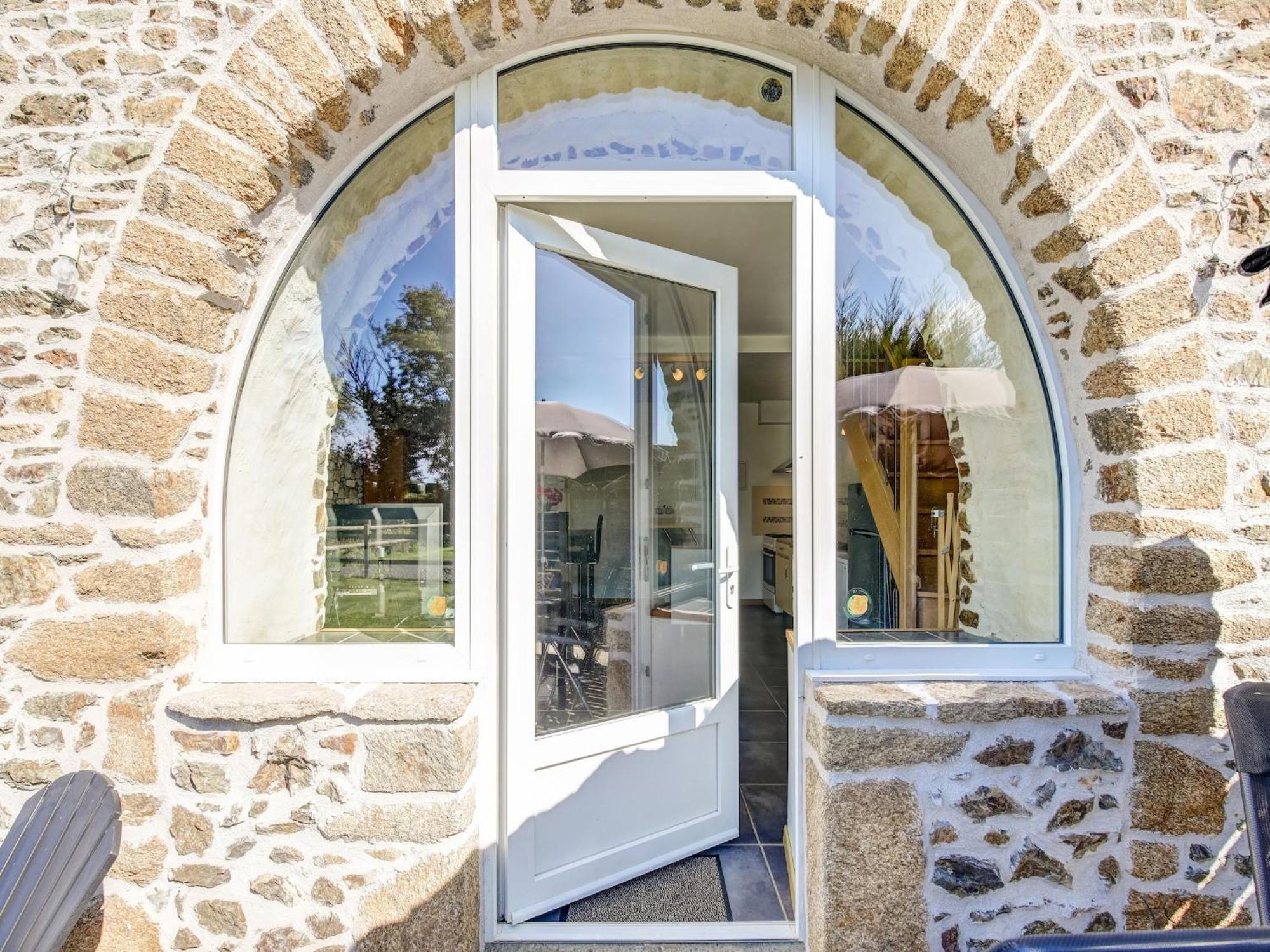 Holiday Home With Garden In Brainville Exterior photo